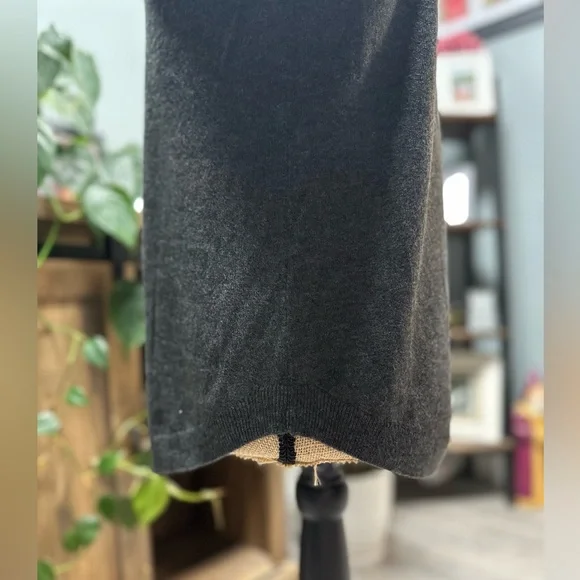 Loft lightweight gray sweater. Size XS. - Picture 3 of 4